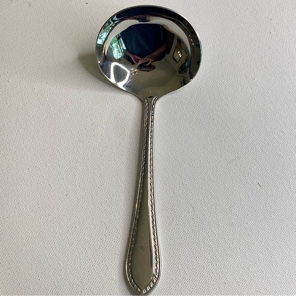 Reed & Barton TRADITION TANGLEWOOD Stainless 18/10 Gravy Ladle Glossy 6.75" - Picture 2 of 16